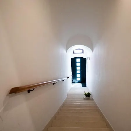 Casa Gnoni - *